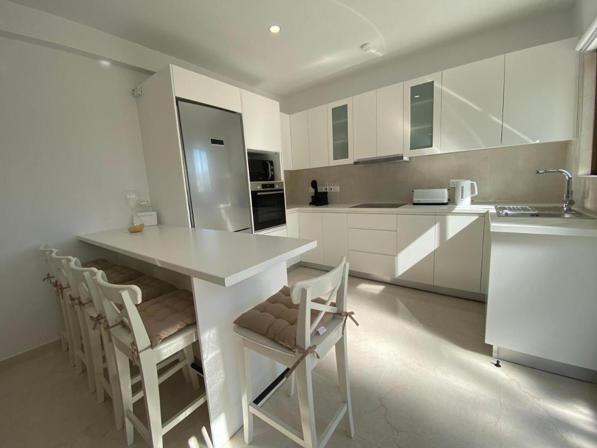 Phaedrus Living: City View Luxury Flat Androcleous Paphos Exterior foto